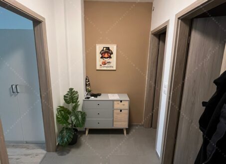 Stylish Apartment with Terrace – from August