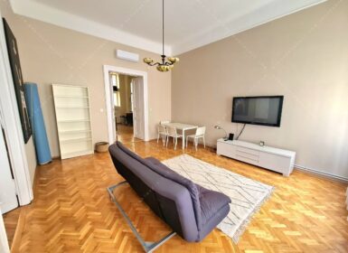 Renovated One-bedroom in the center