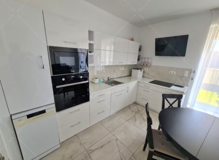 Spectacular 2-Bedroom Apartment Near Corvin Sétány – Available NOW