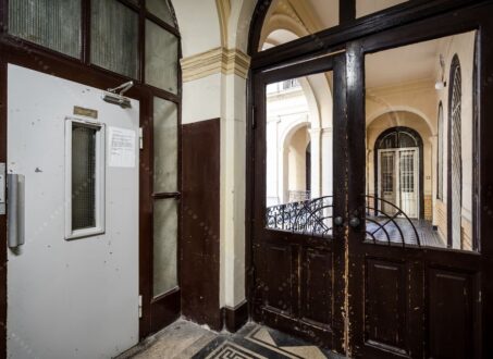 Beautifully Renovated 3-Bedroom Apartment for Rent in Budapest! – from August