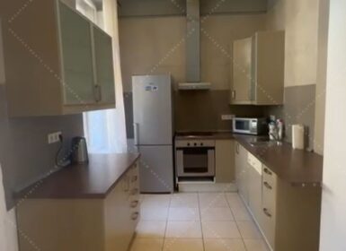 For Rent: Spacious 3-Bedroom Apartment in Budapest!