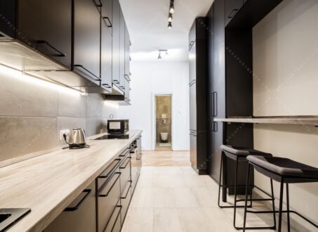 Beautifully Renovated 3-Bedroom Apartment for Rent in Budapest! – from August