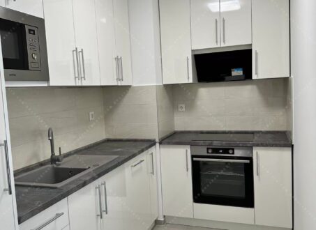 🏠 Modern 2-Bedroom Apartment with Balcony for Rent in Ferencváros, Budapest
