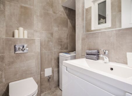 Beautifully Renovated 3-Bedroom Apartment for Rent in Budapest! – from August
