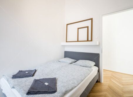 Beautifully Renovated 3-Bedroom Apartment for Rent in Budapest! – from August