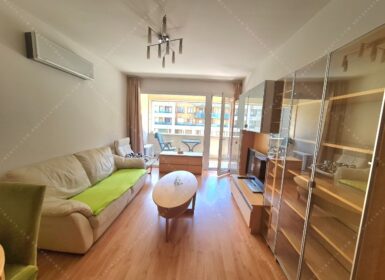 Sunny and unique One-bedroom in Corvin Setany