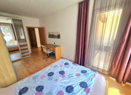 Sunny and unique One-bedroom in Corvin Setany