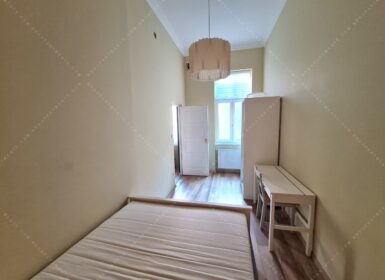 Renovated Two-bedrooms in a fantastic location