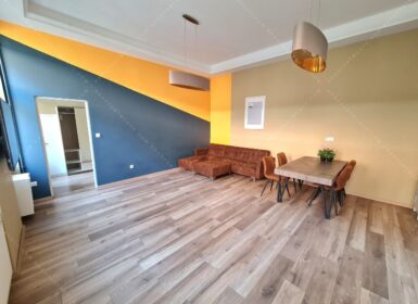 Renovated Two-bedrooms in a fantastic location