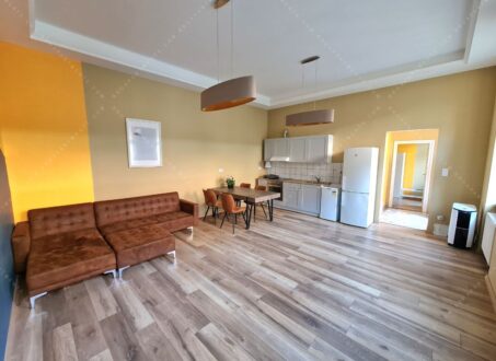 Renovated Two-bedrooms in a fantastic location