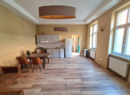 Renovated Two-bedrooms in a fantastic location