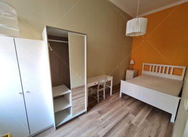 Renovated Two-bedrooms in a fantastic location