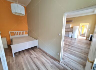 Renovated Two-bedrooms in a fantastic location