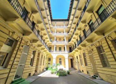 Renovated Two-bedrooms in a fantastic location