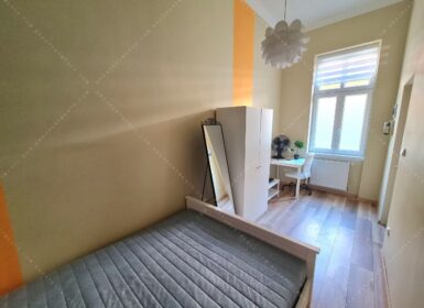 Renovated Two-bedrooms in a fantastic location