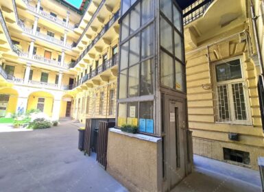 Renovated Two-bedrooms in a fantastic location