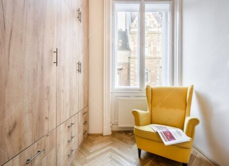 Beautifully Renovated 3-Bedroom Apartment for Rent in Budapest! – from August