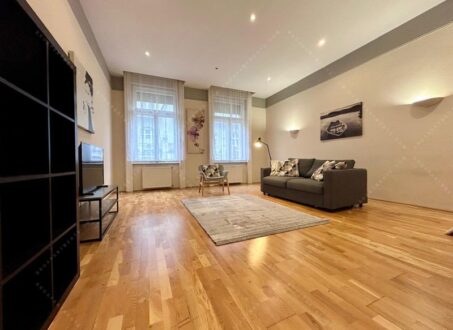 For Rent: Spacious 3-Bedroom Apartment in Budapest!