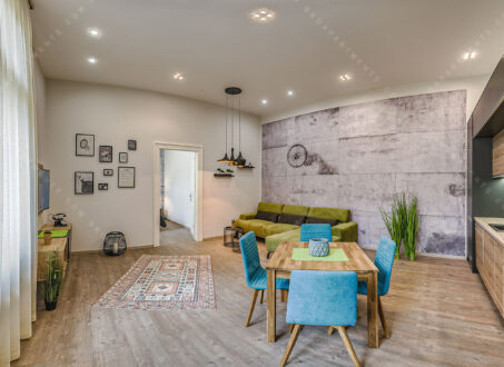 Stylishly Renovated 2-Bedroom Apartment for Rent in the Heart of Budapest – Katona József Street