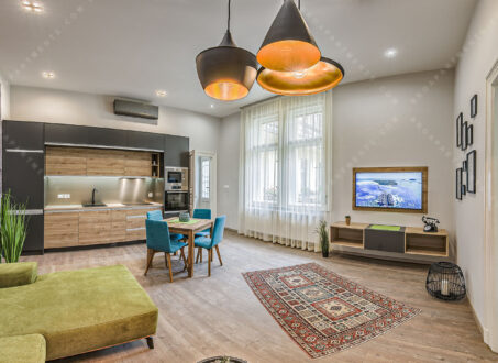 Stylishly Renovated 2-Bedroom Apartment for Rent in the Heart of Budapest – Katona József Street