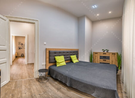 Stylishly Renovated 2-Bedroom Apartment for Rent in the Heart of Budapest – Katona József Street