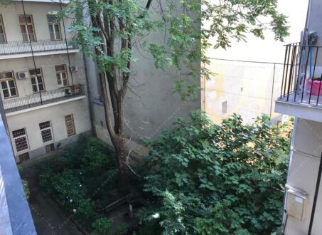Charming 2-Bedroom Apartment for Rent in the Heart of Váci Street