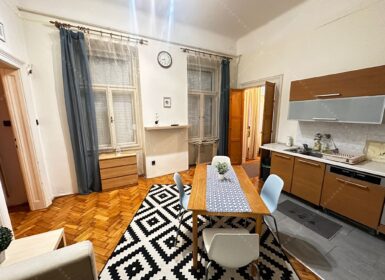Cozy 2-Bedroom Apartment in Budapest
