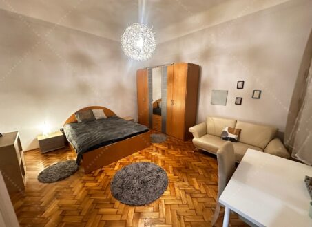 Cozy 2-Bedroom Apartment in Budapest