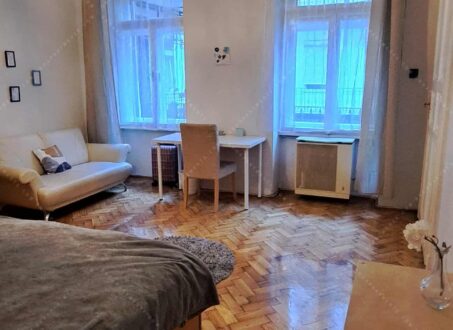 Cozy 2-Bedroom Apartment in Budapest