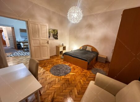 Cozy 2-Bedroom Apartment in Budapest