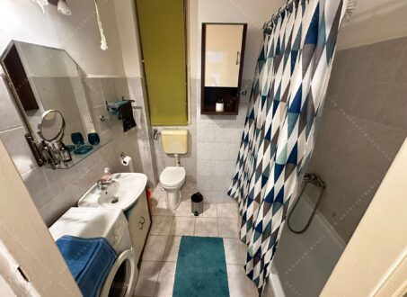 Cozy 2-Bedroom Apartment in Budapest