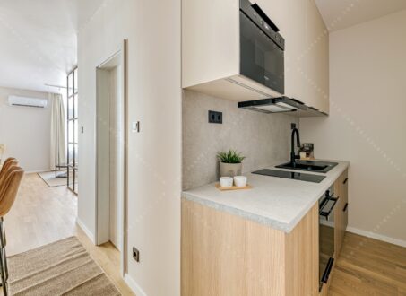 Elegant, Fully Renovated Studio Near Parliament & the Danube – Széchenyi utca, District 5