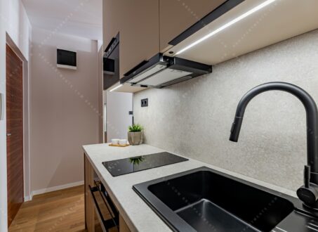 Elegant, Fully Renovated Studio Near Parliament & the Danube – Széchenyi utca, District 5