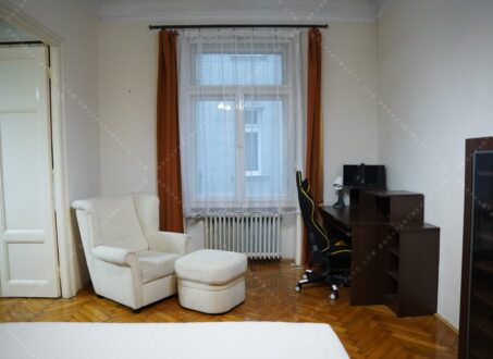 Central Budapest 2-Bedroom Apartment for Rent – Vármegye utca