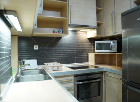 Central Budapest 2-Bedroom Apartment for Rent – Vármegye utca