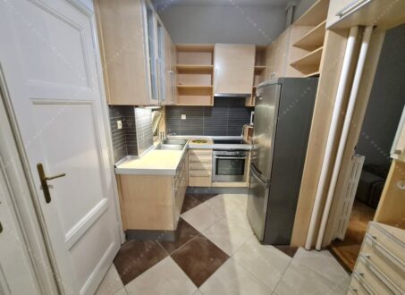 Central Budapest 2-Bedroom Apartment for Rent – Vármegye utca