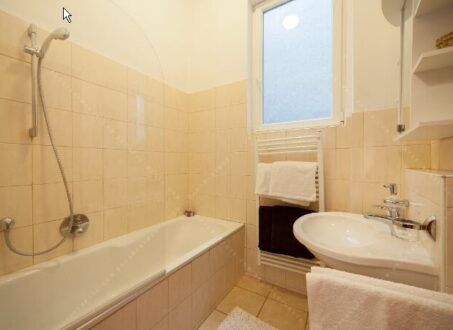 Fully Furnished Studio for Rent in Central Budapest – Move-in Ready!