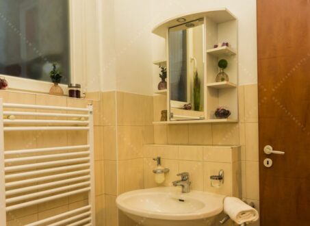 Fully Furnished Studio for Rent in Central Budapest – Move-in Ready!