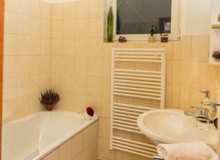 Fully Furnished Studio for Rent in Central Budapest – Move-in Ready!
