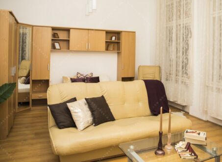 Fully Furnished Studio for Rent in Central Budapest – Move-in Ready!