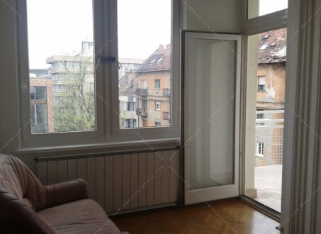 Spacious 2-Bedroom with 2 Terraces + Parking – District II, Medve utca