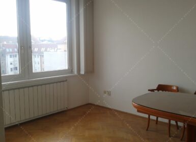 Spacious 2-Bedroom with 2 Terraces + Parking – District II, Medve utca