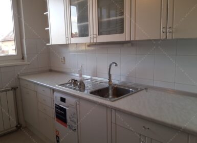 Spacious 2-Bedroom with 2 Terraces + Parking – District II, Medve utca