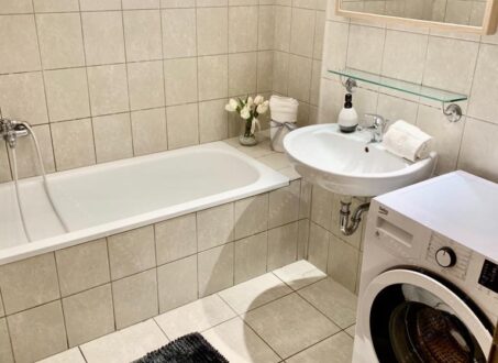 For Rent: 1-Bedroom Apartment in the 13th District