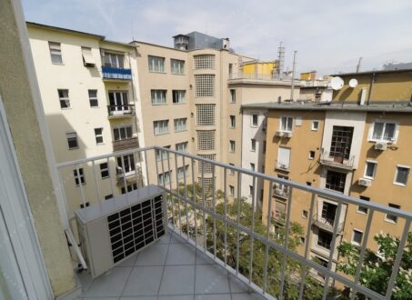 Studio for Rent – Madách Square (next to Deák tér)