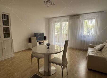 Spacious 2-Bedroom Apartment with Balcony for Rent in the Heart of the 9th District