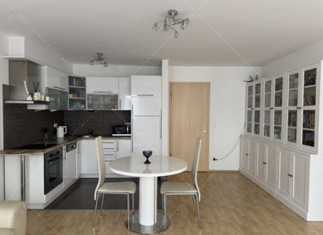 Spacious 2-Bedroom Apartment with Balcony for Rent in the Heart of the 9th District