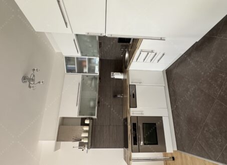 Spacious 2-Bedroom Apartment with Balcony for Rent in the Heart of the 9th District