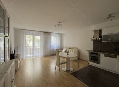 Spacious 2-Bedroom Apartment with Balcony for Rent in the Heart of the 9th District