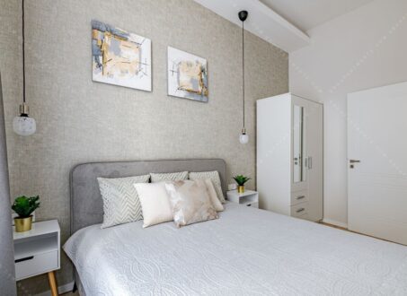 Unique 3 bedrooms + 3 bathrooms in the very center